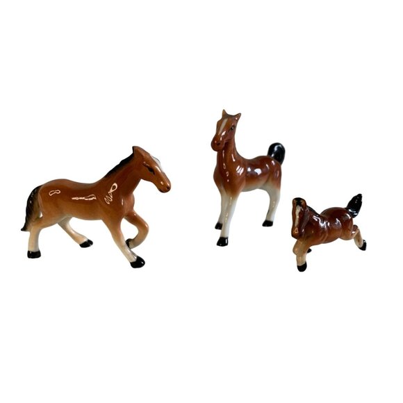 Vintage Horse Mare Foal Miniature Porcelain Family set of 3 - Picture 1 of 16